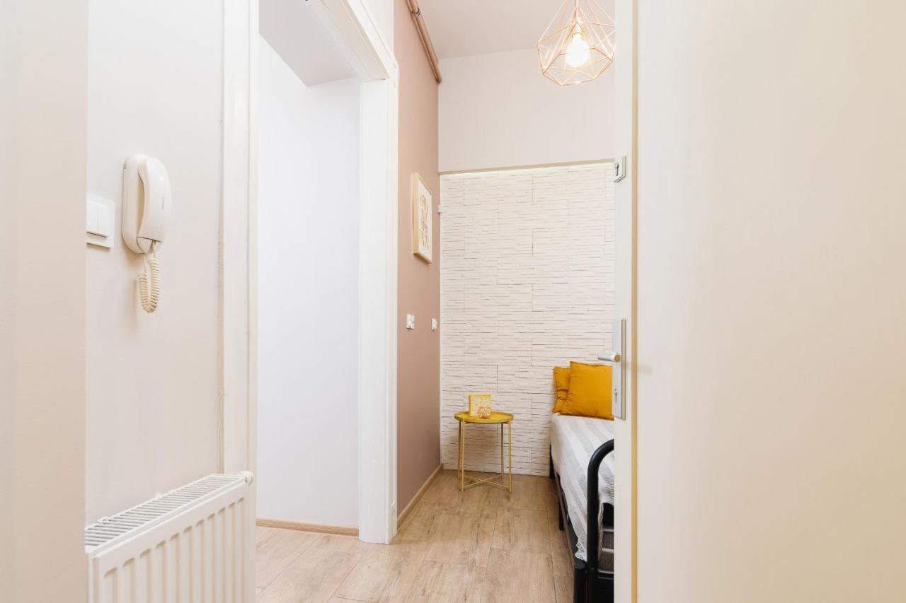 Apartments Topolowa 48 By Renters Krakow Exterior photo